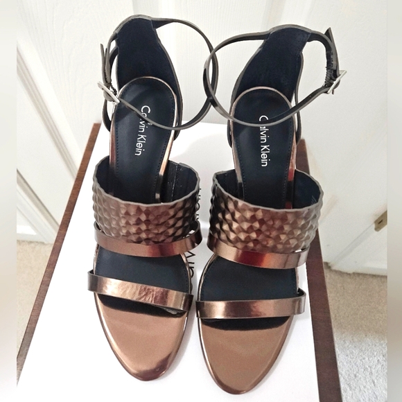 Calvin Klein Mayra Metallic dress sandals. Bronze Size 8. NWT - Picture 1 of 8